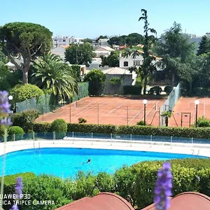  Appartement 2 Pieces Climatise-wifi / 4 Voyageurs / Boxe Prive / 2 Piscines / 2 Tennis / Petanque / Pingpong