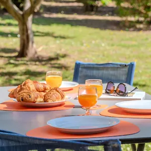  Appartement Les 15 Pins & La -your Getaway Near Sea &