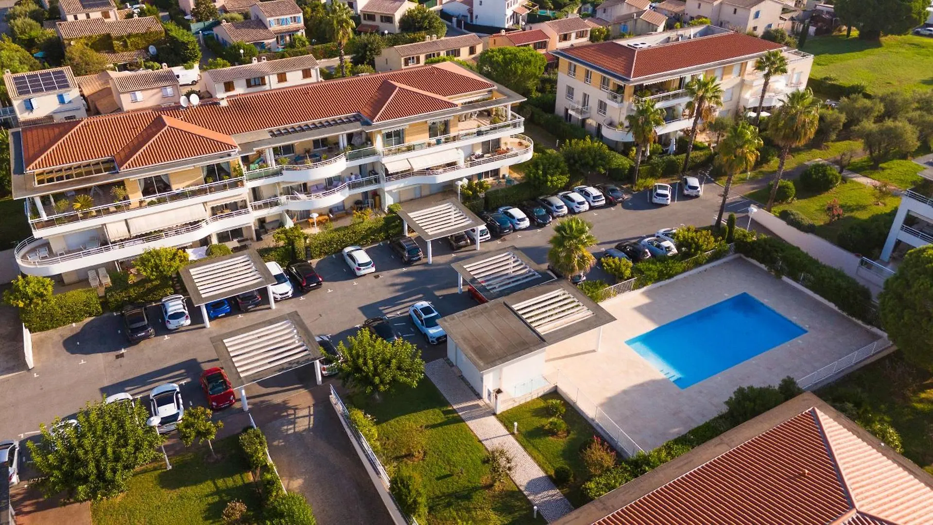 Proche Thalazur Et Plages, Parking Prive, Piscine Antibes