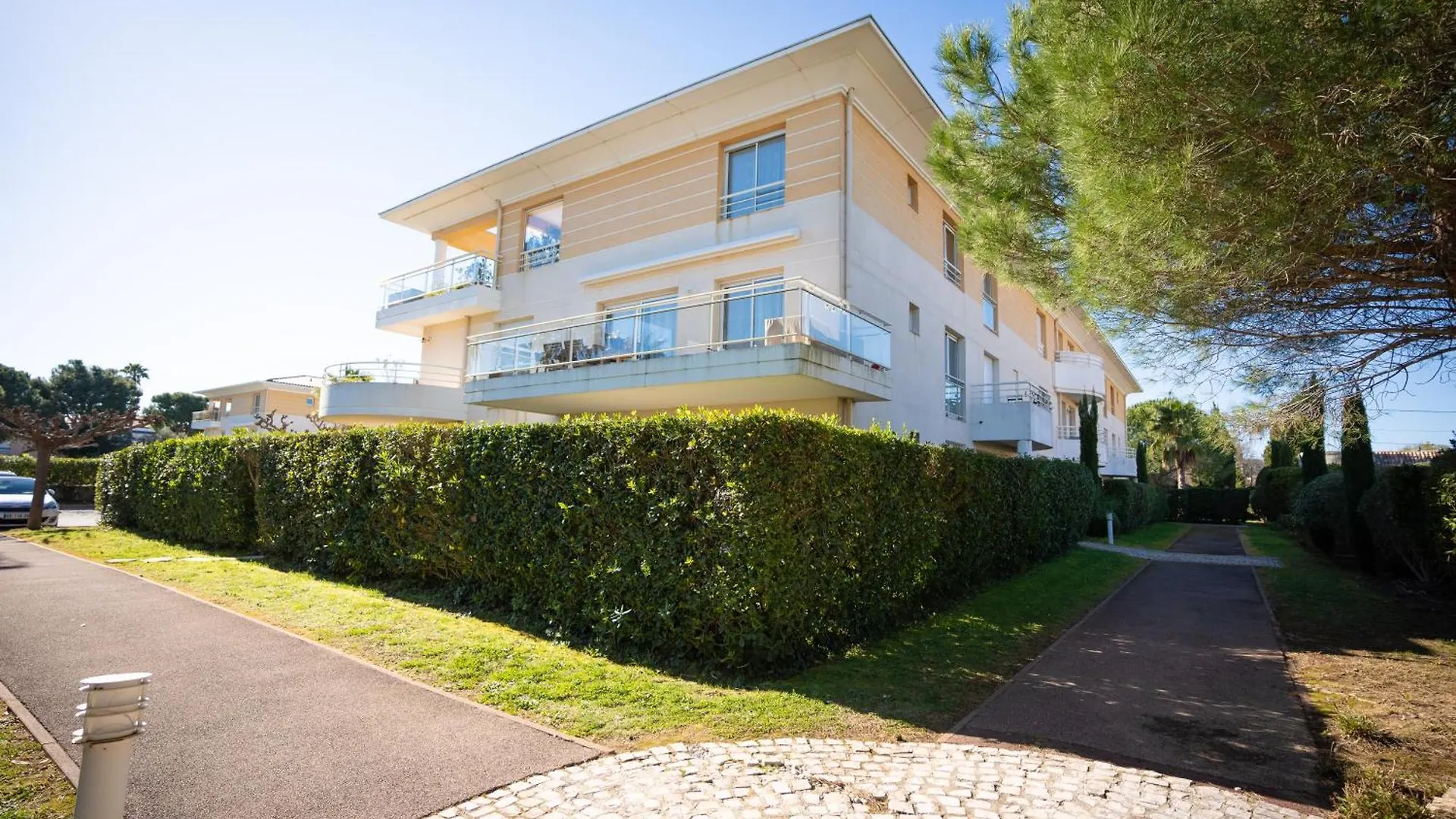 Proche Thalazur Et Plages, Parking Prive, Piscine Antibes Apartment